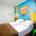 Pop Art Rynok Sq Хостел Львів