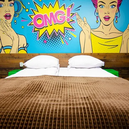 Pop Art Rynok Sq Auberge de jeunesse *