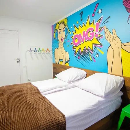 Pop Art Rynok Sq Auberge de jeunesse Lviv