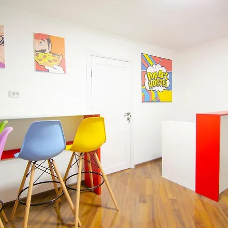 Pop Art Rynok Sq Auberge de jeunesse
