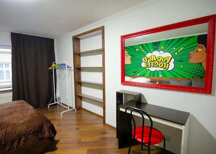 Pop Art Rynok Sq Hostel Lvov