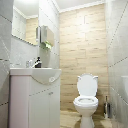 Pop Art Rynok Sq 旅馆 利沃夫