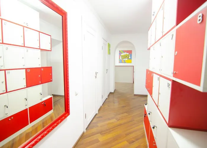 Hostel Pop Art Rynok Sq Λβιβ